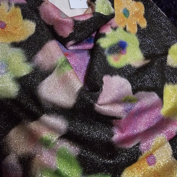 Dazzling Floral Dress - Picture 7 of 8